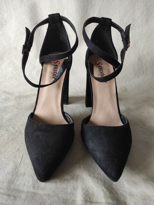 Czarne zamszowe sandały na słupku z zakrytymi palcami Seastar nr 37