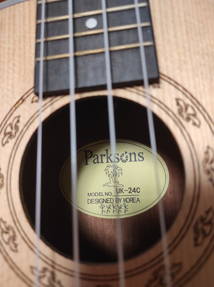 Продам акулеле Parksons