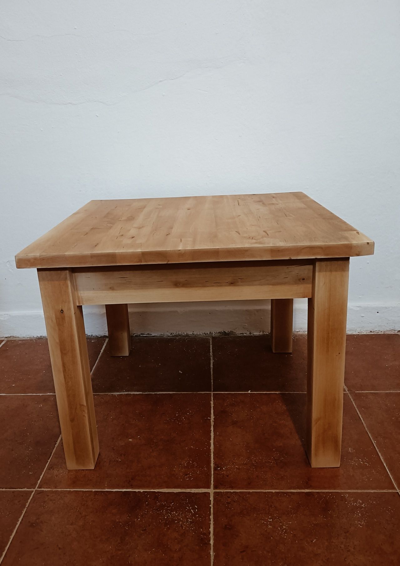 Mesa quadrada 59×58cm e 45cm de altura