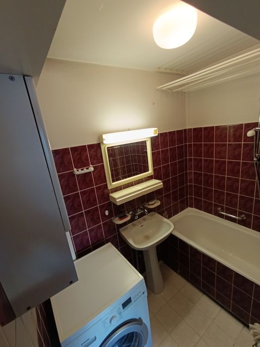 Słoneczne Ładne 2 pokoje, bezpośrednio. Stegny.