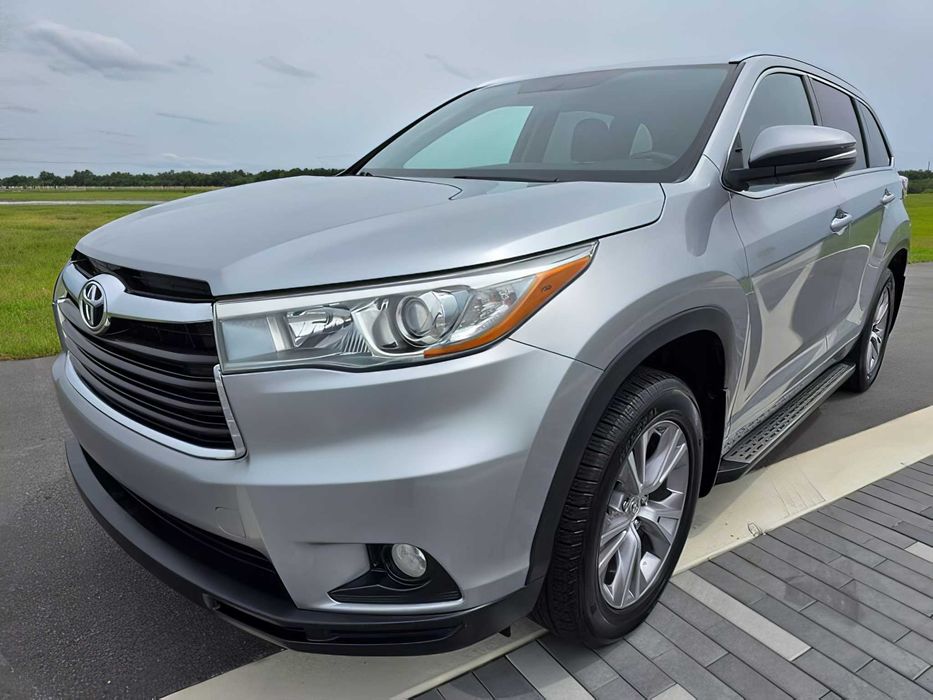 Toyota Highlander      2015