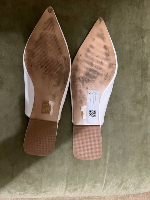 Жіночі шлепки у відсінному стані