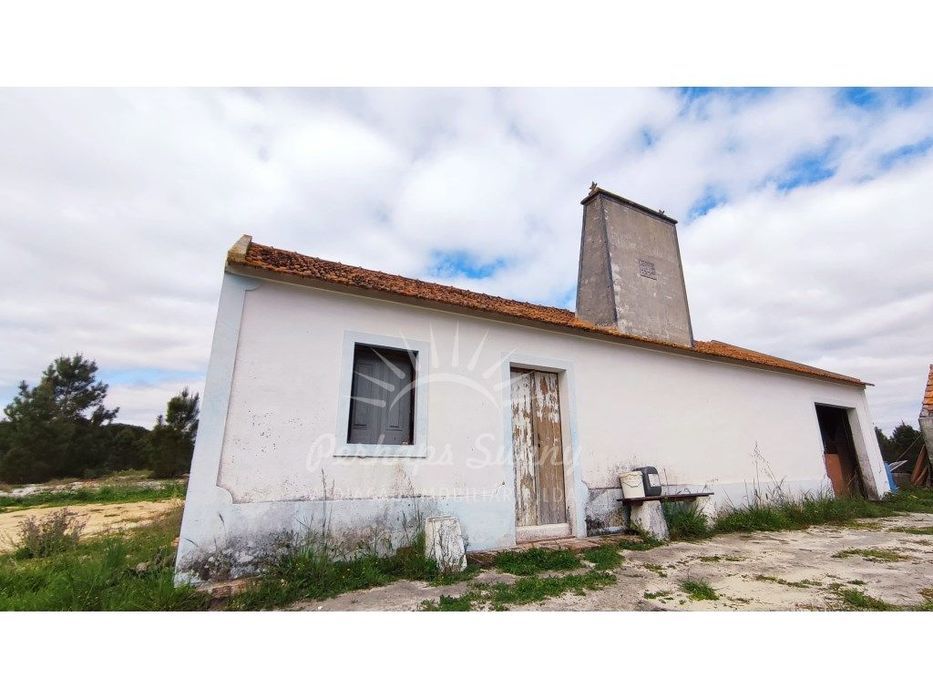 Terreno com casa para reabilitar