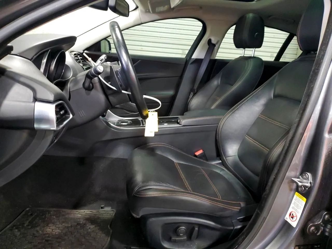 Jaguar XE 35t Prestige AWD 4x4 automat szyberdach- Posiadamy również inne modele