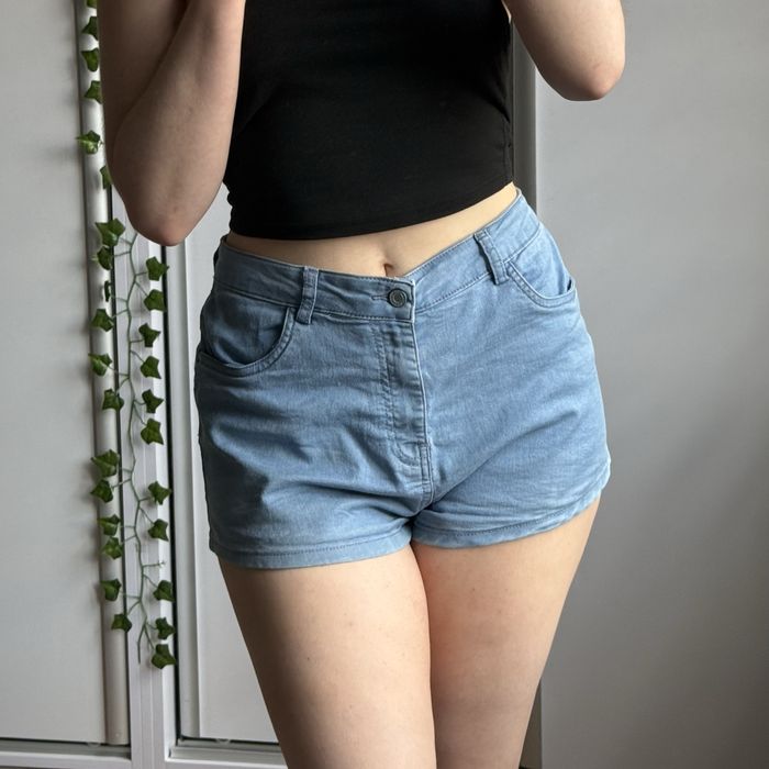 Damskie spodenki jesnsowe 42 Cropp