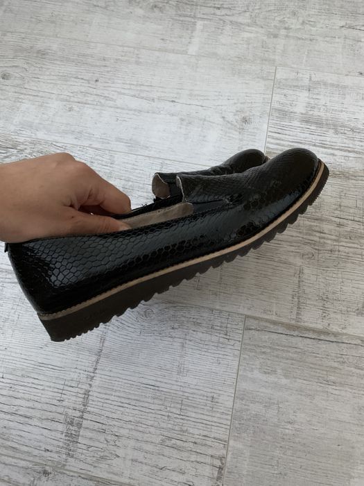 Жіноче шкіряне взуття