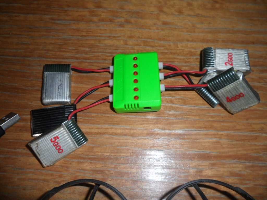 Drone Quadricóptero com Comando