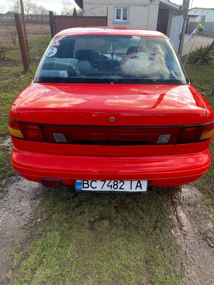 Kia sephia 1994року