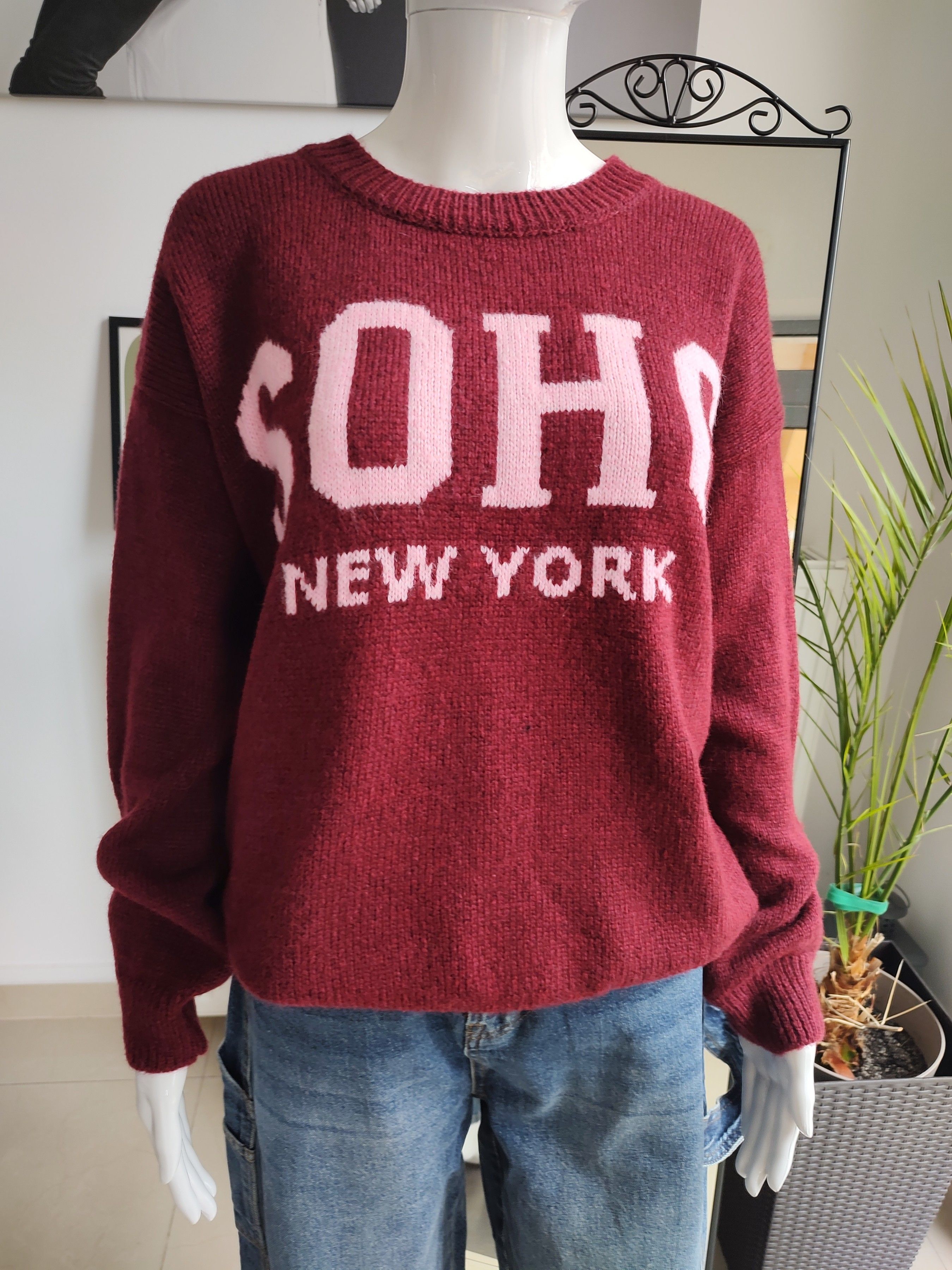 Sweter z napisem Soho - bordowy One size Azara