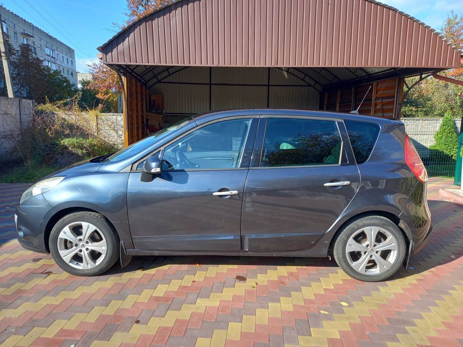 Продам свій Renault Scenic 2009 р.