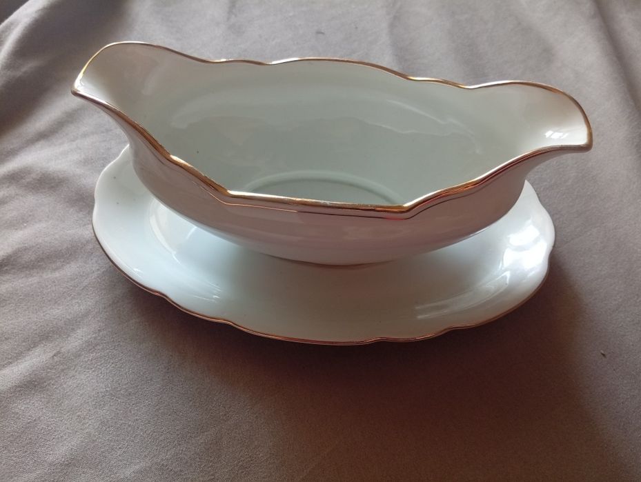 соусник із хвилястим краєм