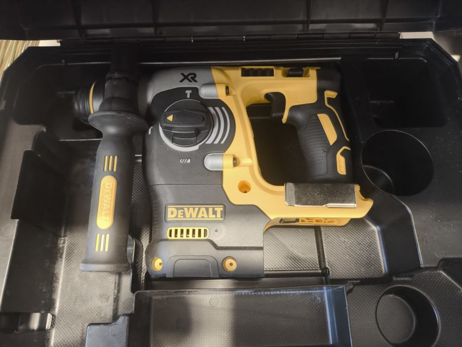Mlotowiertarka akumulatorowa DeWalt DCH273