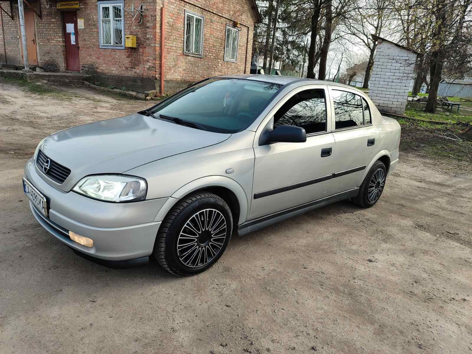 Срочно хороший opel astra 1.4