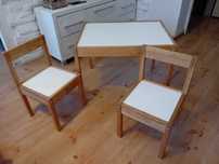 Stolik Ikea z krzesełkami drewniany