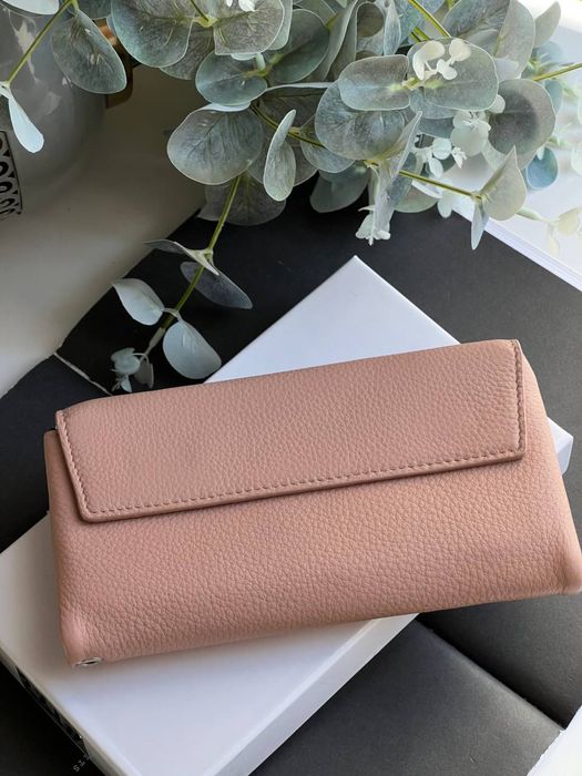 Жіночий шкіряний гаманець