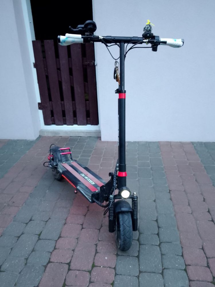 Продам Kugo M4 Pro