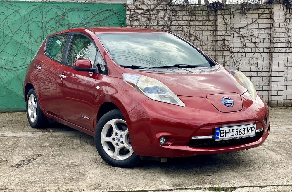 Продам Nissan Leaf