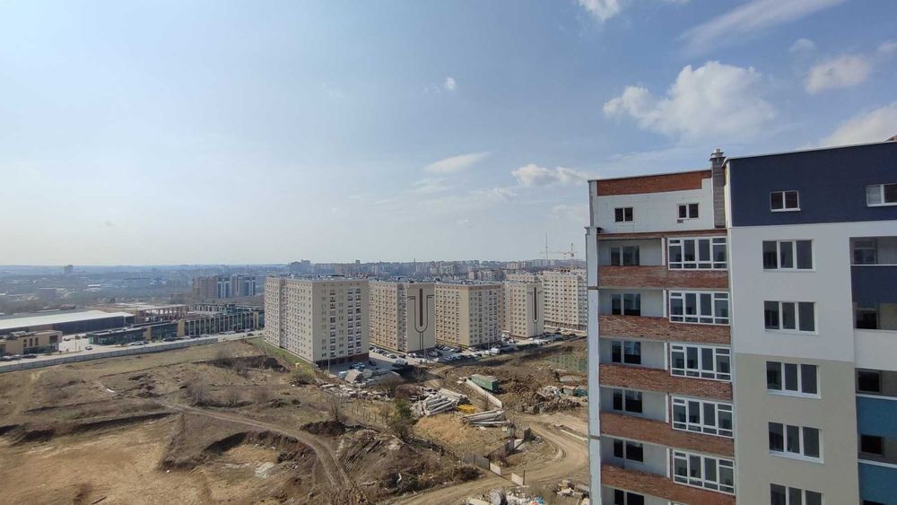 Продам простору 2-кімнатну квартиру на Озерній Рауш 
ID: 33567