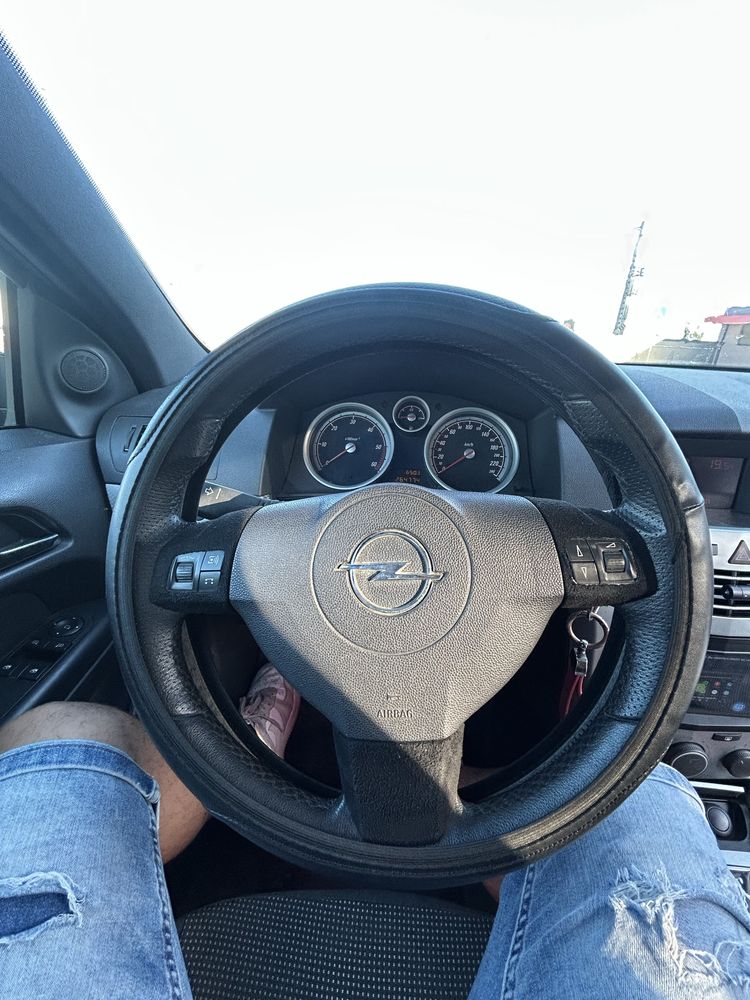 opel astra gtc sport 1.9 cdti 150cv