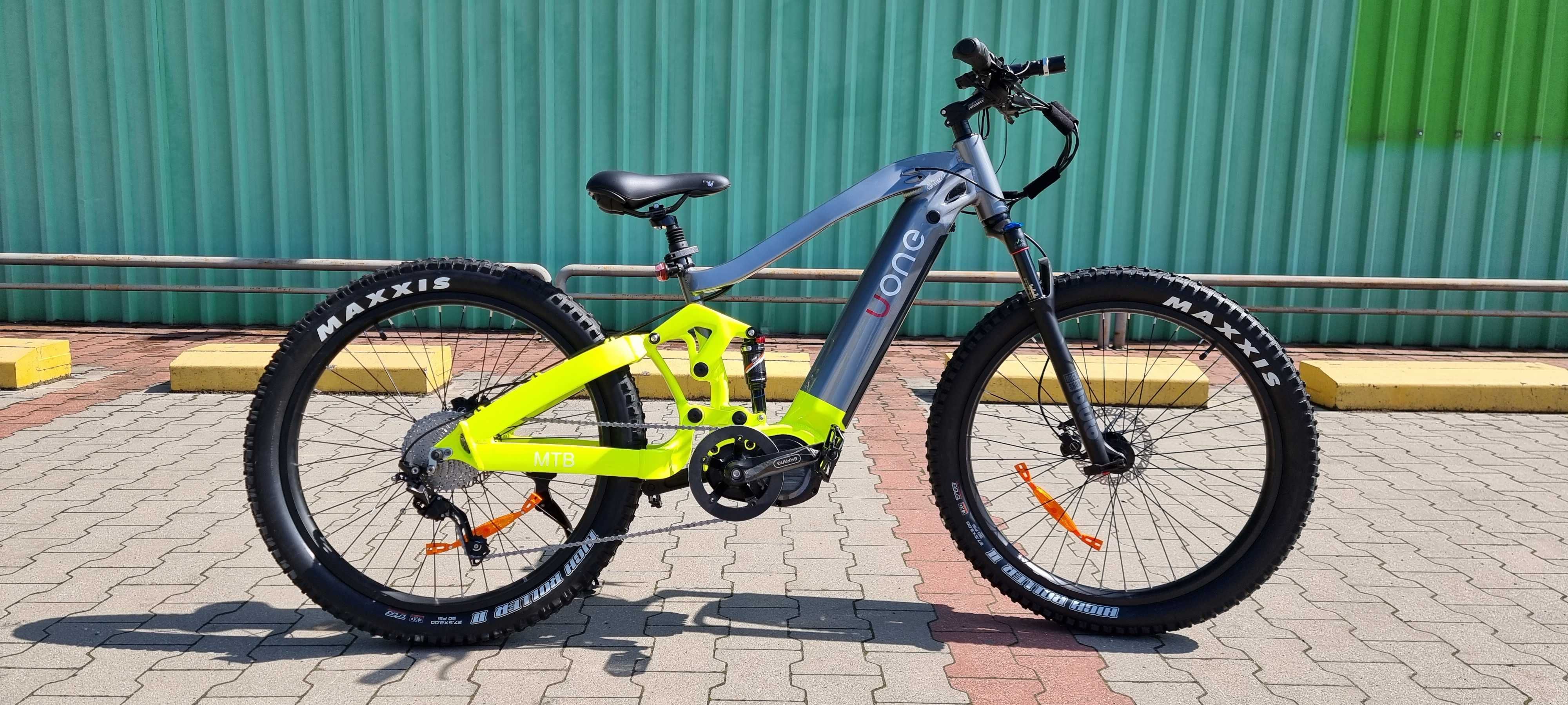 Rower elektryczny Uone MTB wielokolorowy rama 17 cali