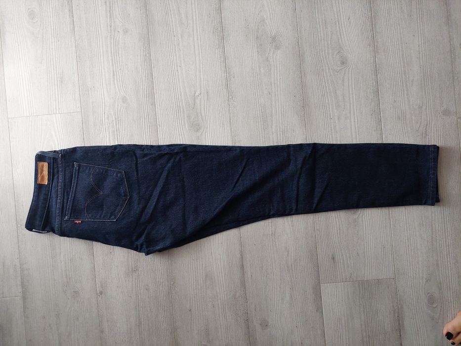 Damskie jeansy levi's