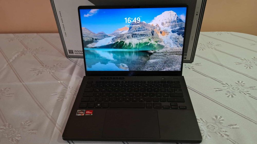 ASUS ROG Zephyrus G14 2022 GA402RK Ryzen 9 + RX 6800S