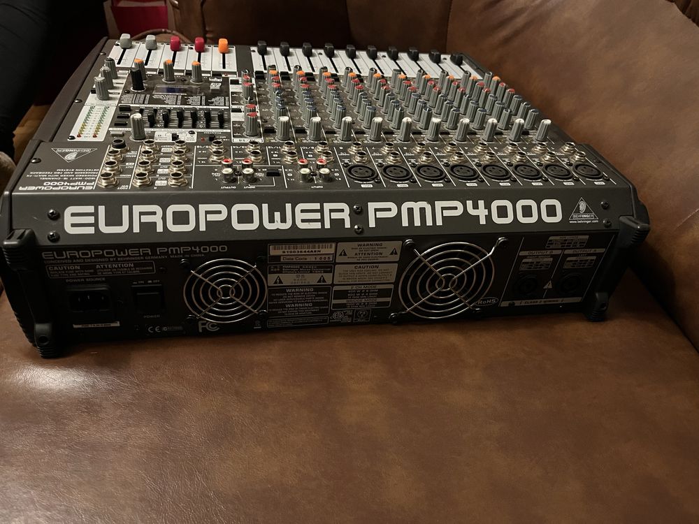 BEHRINGER Pmp4000 - Powermikser