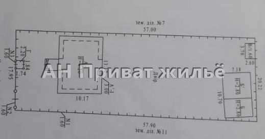 Будинок в центральній частині міста.