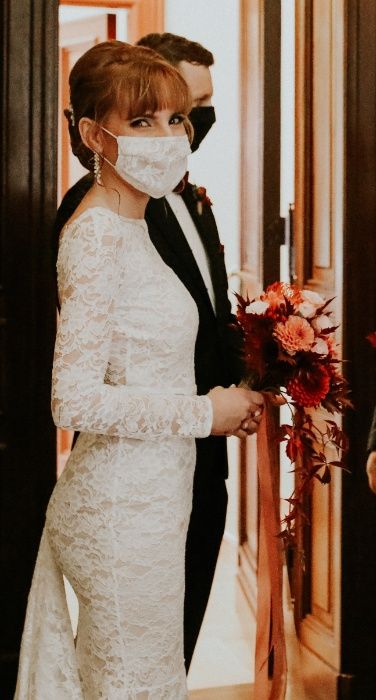 Koronkowa suknia ślubna rybka / syrenka, długi tren, długi rękaw 34-36