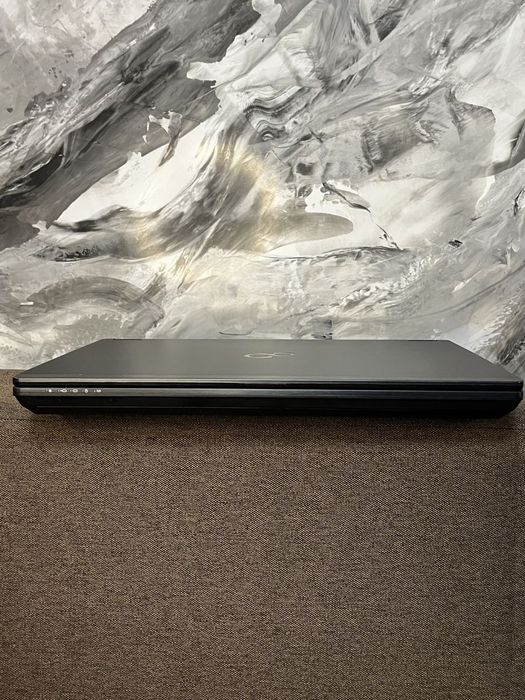 Ноутбук Fujitsu h780 розпродаж