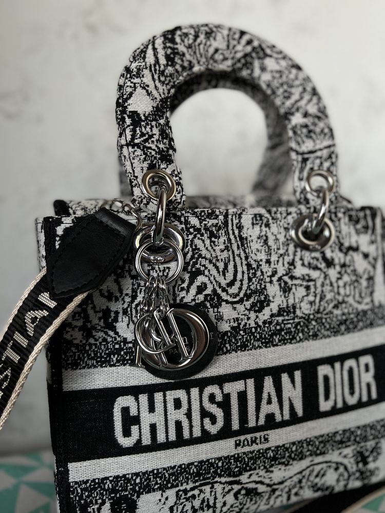 Сумочка тканевая Dior на длинном ремне