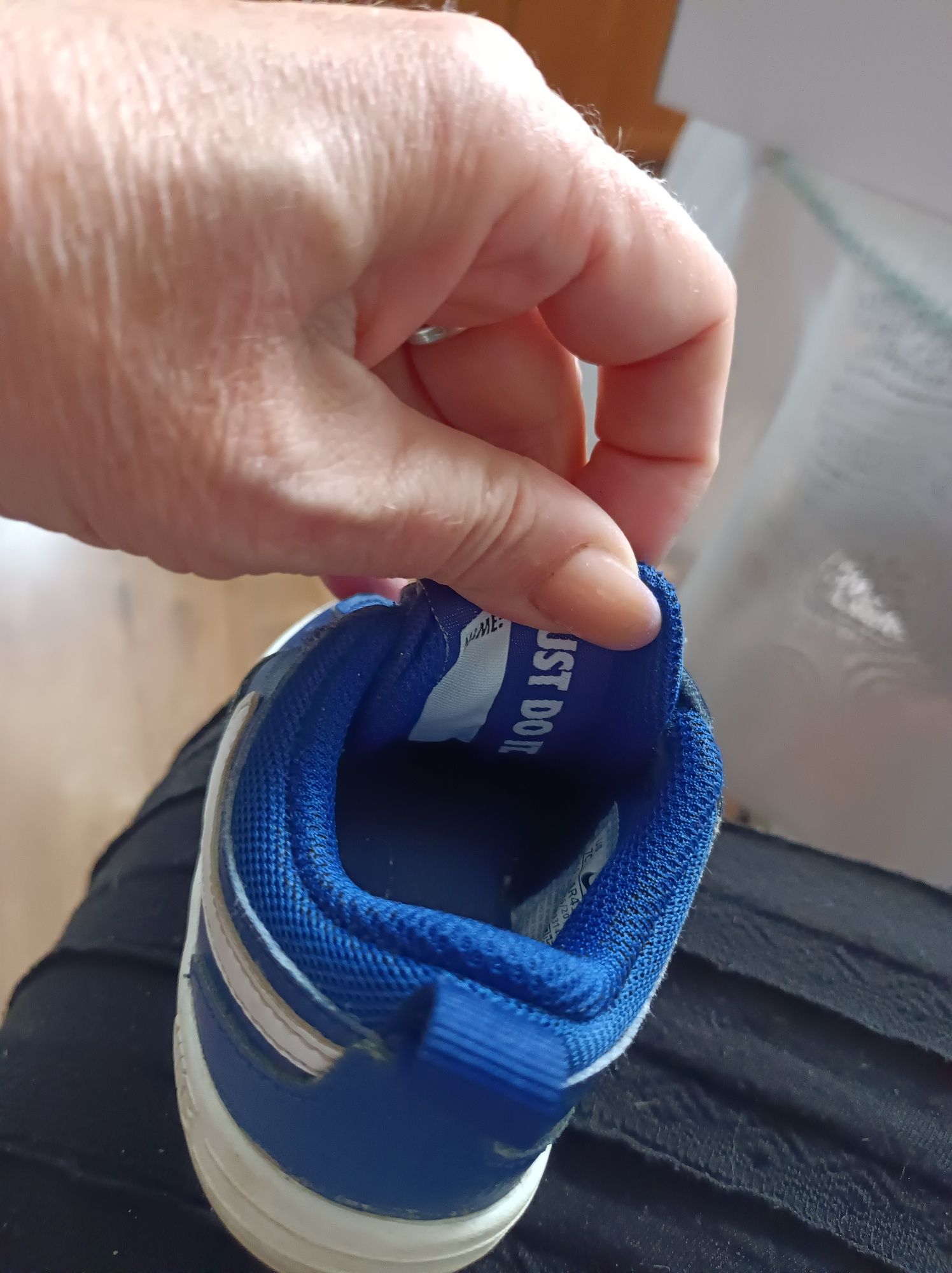 Buty Nike just do IT rozmiar 23