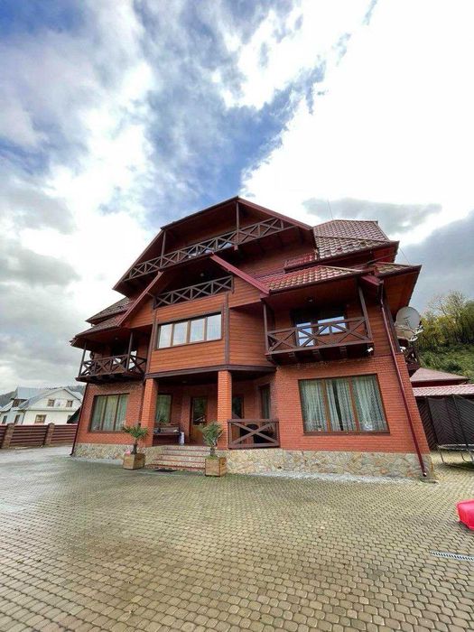 Оренда будинку готельного типу на 14 кімнат, с. Головецько