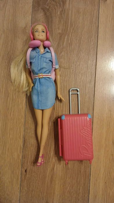 Lalka Barbie podróżniczka