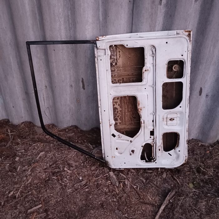 Двері передні ВАЗ 2107