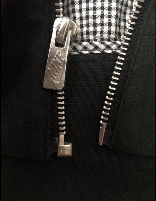 Жіноча вітрівка Nike