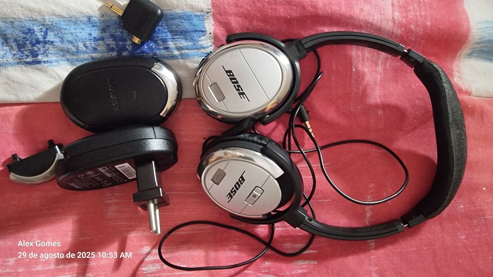 Porta Cartões da Calvin Klein,Bose auriculares e Capcom video game