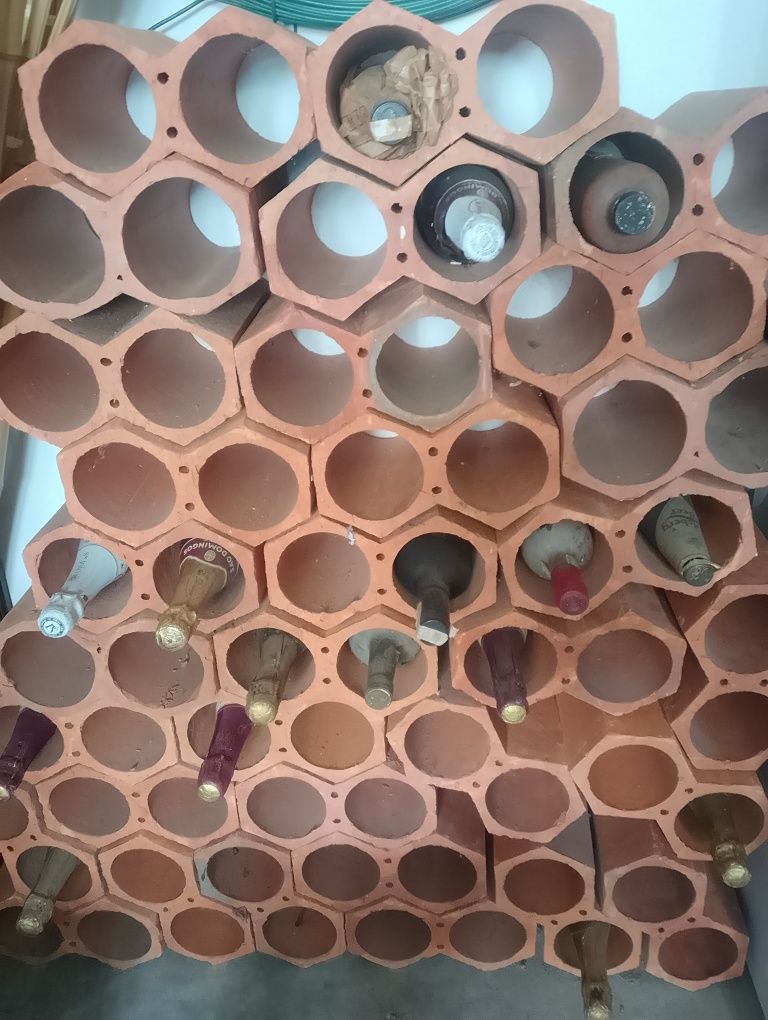 Garrafeira em barro hexágono