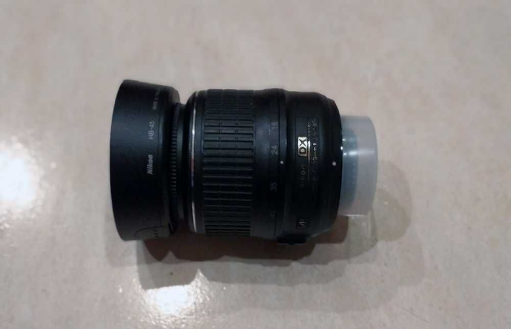 NIKON AF-S DX Zoom Nikkor 18-55mm f/3.5-5.6G