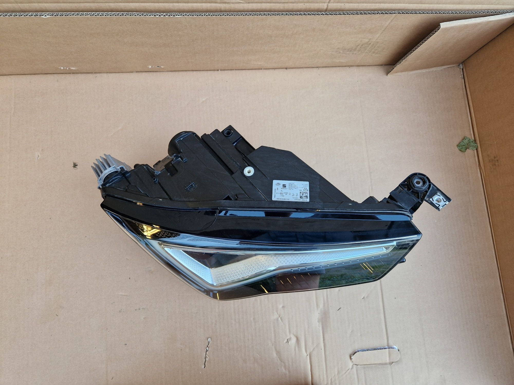 Reflektor Prawy   SEAT ALTECA 2022r.