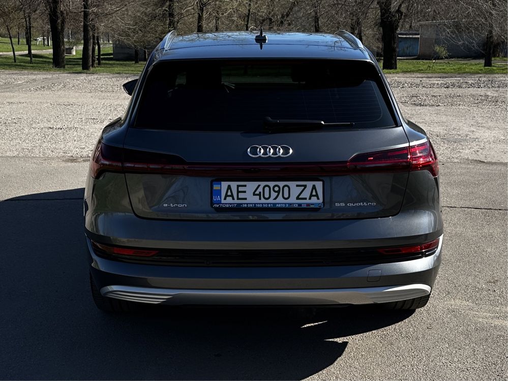 Audi E-tron Prestige 2019