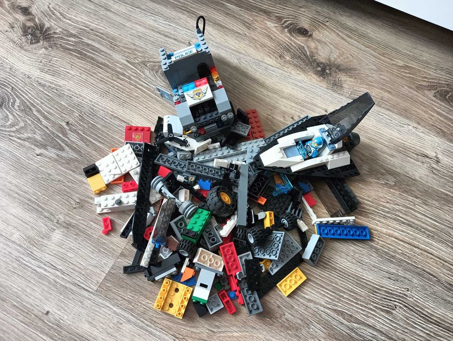 LEGO ok. 0,5 kg – części z City Kosmos 60430 i Police 60316
