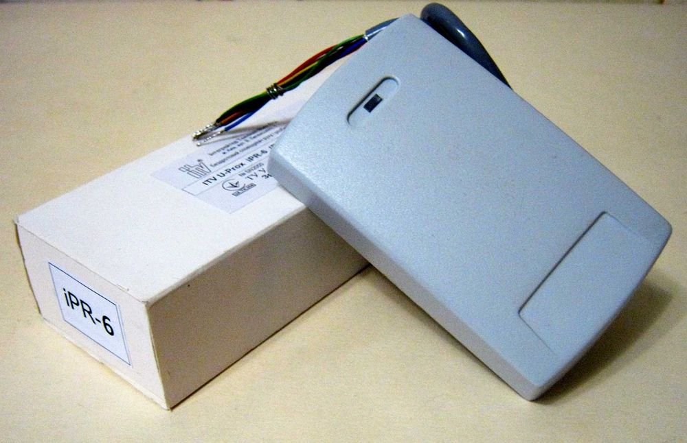 Зчитувач U-Prox iPR-6 (считыватель карточек) безконтактний на двері