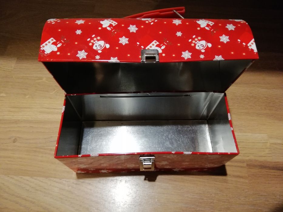 kuferek dziecięcy metalowy czerwony świąteczny