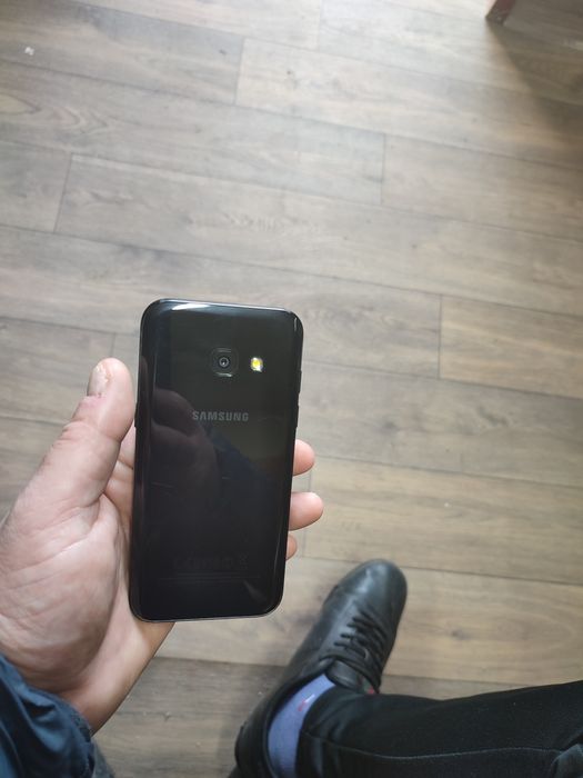Samsung galaxy A320 (A3 2017)