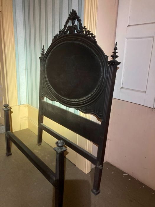 Cama Clássica Antiga