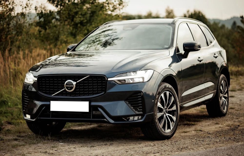 Volvo XC60 B5 AWD Plus Dark
