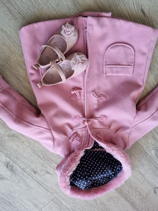 Piękny płaszczyk jesienno-zimowy