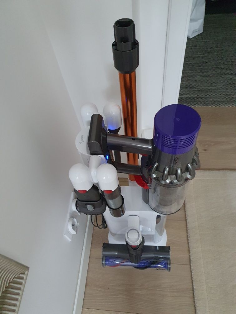 Sprzedam Dyson cyclone v10 -stacja przenośna dokująca