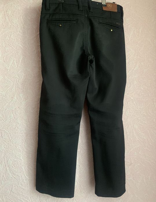 Шкільний піджак і дві пари брюк